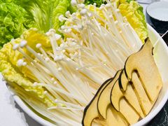 -红鼎豆捞·非遗鲍皇汤火锅(宝丰路店)