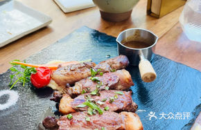 Charcoal-Grilled Fruitwood Thick Cut Steak