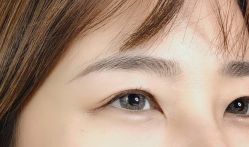 -一个差评成就的纹眉店