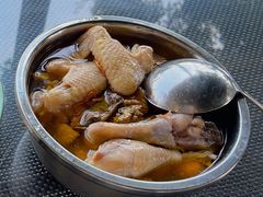 -亮河湾山庄