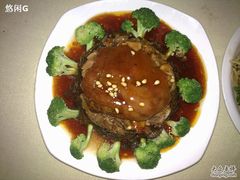 黄蘑扣肘子-龙福成肥牛火锅(文昌店)