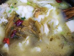 石锅酸菜鱼-周鱼小馆石锅酸菜鱼(活力汇店)