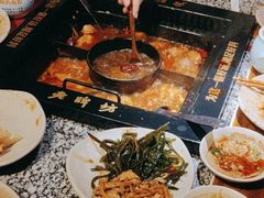 -老牌坊云南鱼豆花火锅(哈西万达店)