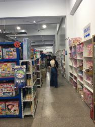 -逝水玩具折扣店