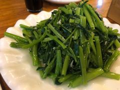 -鹤乡东北菜(崮山路店)