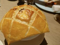 酥皮奶汁鲍鱼海鲜汤-波特曼西餐厅(中央大街店)