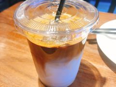 冰拿铁-black rainbow coffee