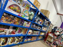 -逝水玩具折扣店