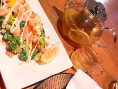 虾仁鸡蛋西兰花沙拉-Let's Taipei 非常烘焙(太古里店)