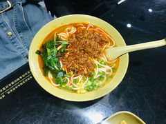 -老师专·玉溪特色小吃