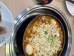 -三清洞摩西韩式年糕火锅(威高广场店)