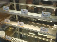 面包甜点陈列柜-糖糖屋•糖水•雪花冰店(时尚天河店)