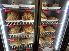 -拈签一笑黄牛肉辣卤串串