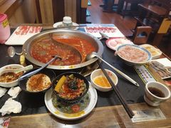 -沸炉重庆老火锅(军事博物馆店)