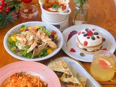 春夏芒果鸡肉芝麻菜色拉-AFS Cafe & Canteen(闽江二路店)