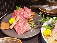 -山川小町·极番烧肉(新地假日广场店)
