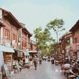 走进昆明老街，感受老城韵味。