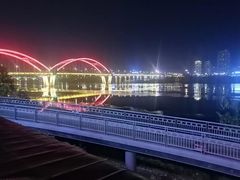 -胡桃里民谣酒馆