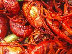 -虾弄弄海派小龙虾·牛羊蝎子火锅