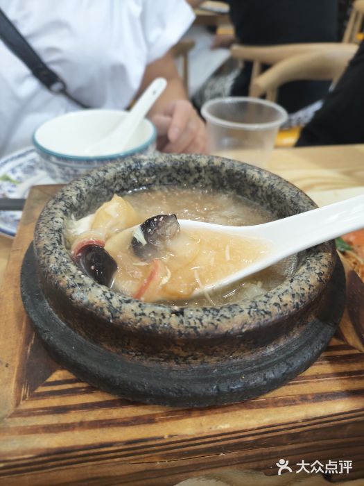 香港儿时味碗仔翅(麻涌店)金奖三宝石锅翅图片