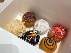 天趣球-Tims天好咖啡·贝果(雁展路万象天地店)