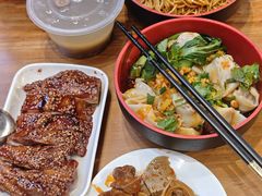 -爆炸头阿姨小四川正宗川味小吃(无任何分店)