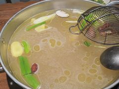 -乡土黄·鲜牛肉火锅·小龙虾(兴业街店)
