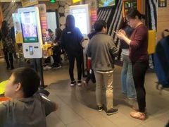 等位区-麦当劳(东苑丽宝商业广场店)