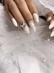 -UN·桃喜日系美睫美甲