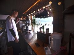 -城墙外BAR