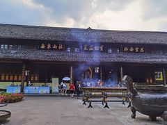 -峨眉山报国寺