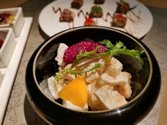 凤梨虾球-穹六人间 people 6(岳阳路店)