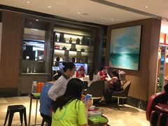 等位区-海底捞火锅(航洋城店)