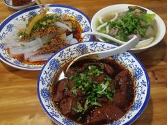 -杨三孃跷脚牛肉(西外棕榈岛店)