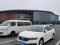 -徐泾东地铁站会展中心-地面停车场