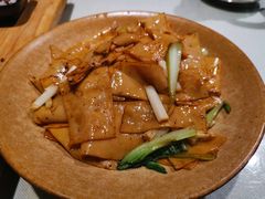 -巷子里小酒馆(西三道街店)