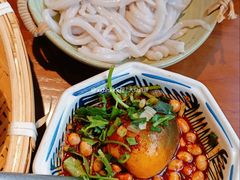 -包整·丝娃娃(甲秀楼景观店)