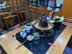 -果松木炭酸菜铜火锅·外婆参鸡汤