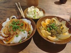 -有红鸡毛店·砂锅菜(抚琴夜市店)
