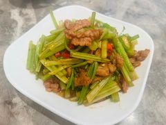 小炒黄牛肉-亢龙太子酒轩·花园店