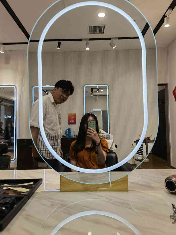 时尚殿堂salon品牌形象店(万柳店【项目】剪发位置:万柳华联四层.