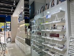 -诺柯视眼镜-蔡司依视路官方工厂店(淞南一店)