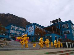 -百里峡七彩艺术小镇