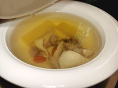 雪莲果鲜人参炖土鸡-景忆川·川粤菜