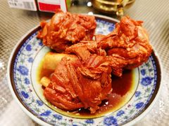 酱骨棒-东北哈尔滨酱骨头馆房掌柜铁锅炖