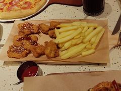 -必胜客(WOW中心城店)