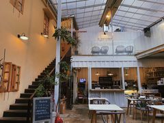 -花苑里咖啡(威远店)