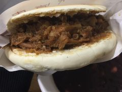 肉夹馍-魏家凉皮(铜锣湾店)