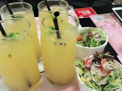 -樱花里音乐餐吧·牛扒椰子鸡(东圃店)