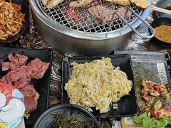 -啊美丽炭火烤肉(滑翔一店)